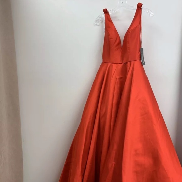 Prom Dress - Picture 2 of 5